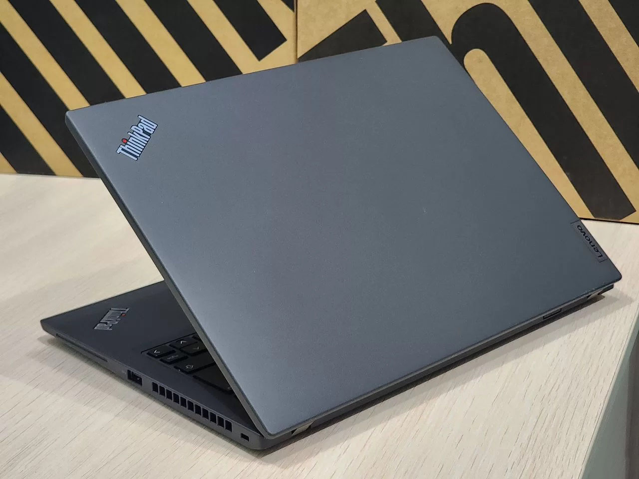 Lenovo x13 gen2
