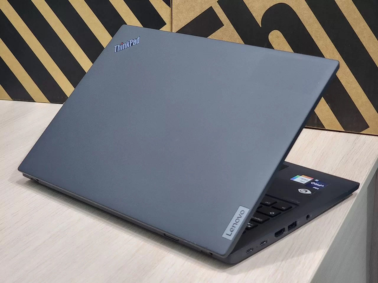 Lenovo x13 gen2